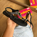 Sandália Moleca Detalhe Em Pedrarias